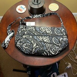 Vera Bradley Go Ahead Convertible Crossbody, paisley noi, NWT